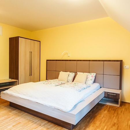 Dvorec Trebnik - Sobe Slovenske Konjice Zewnętrze zdjęcie
