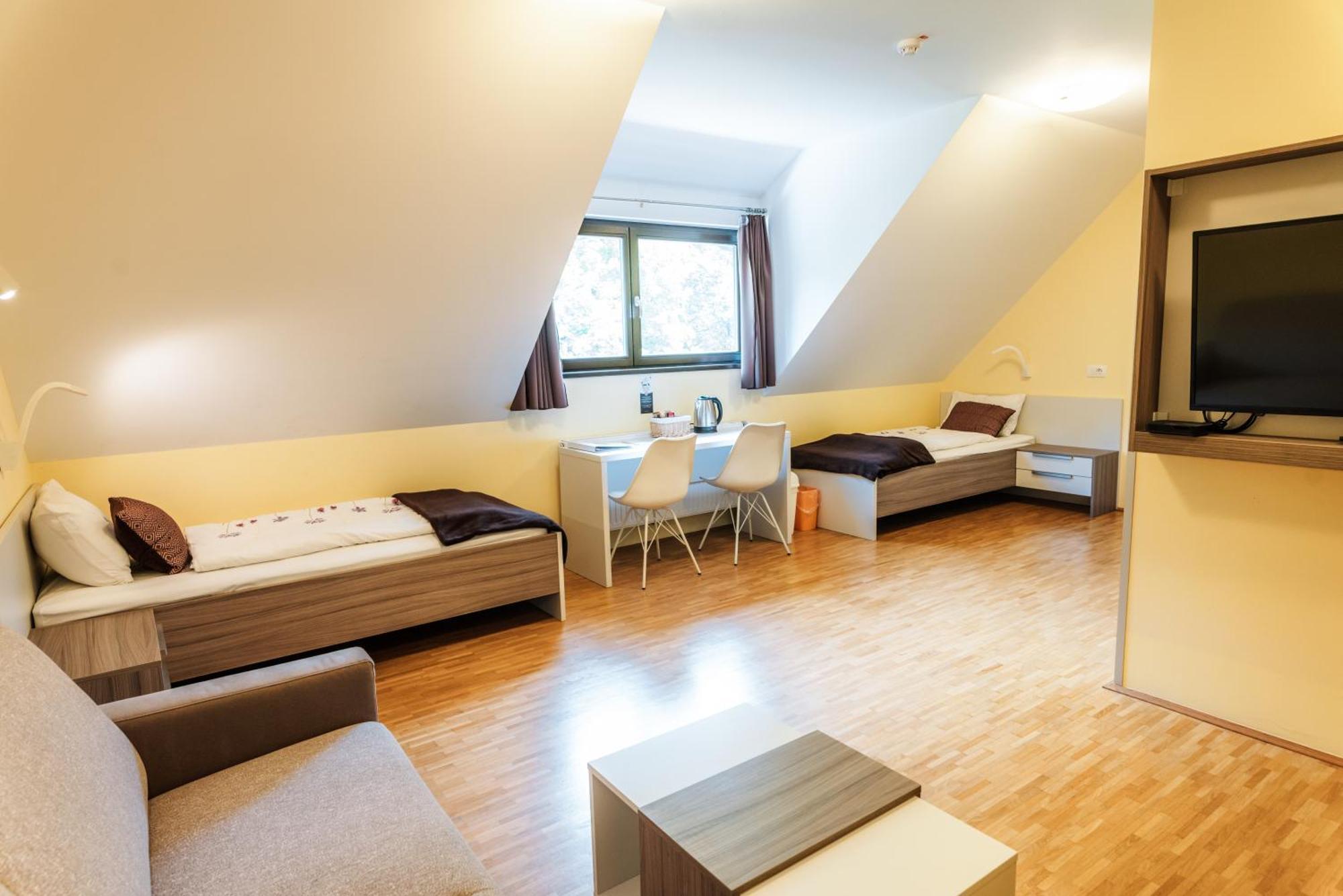 Dvorec Trebnik - Sobe Slovenske Konjice Zewnętrze zdjęcie