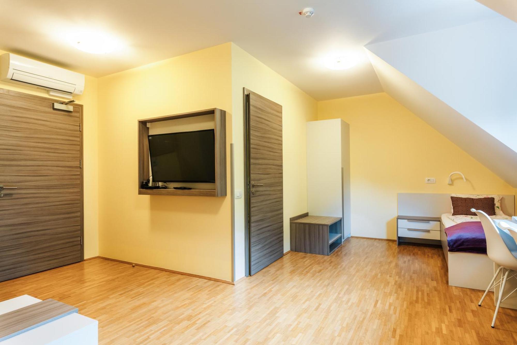 Dvorec Trebnik - Sobe Slovenske Konjice Zewnętrze zdjęcie